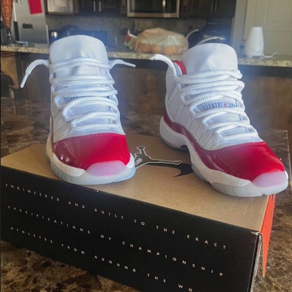 Jordan Women's Red and White Sneakers - Picture 1 of 1